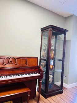 Yamaha M500S Upright Piano – Made in USA – Beautiful Cherry Wood Finish