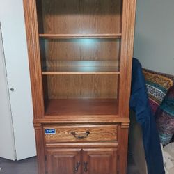  Free Display Shelf