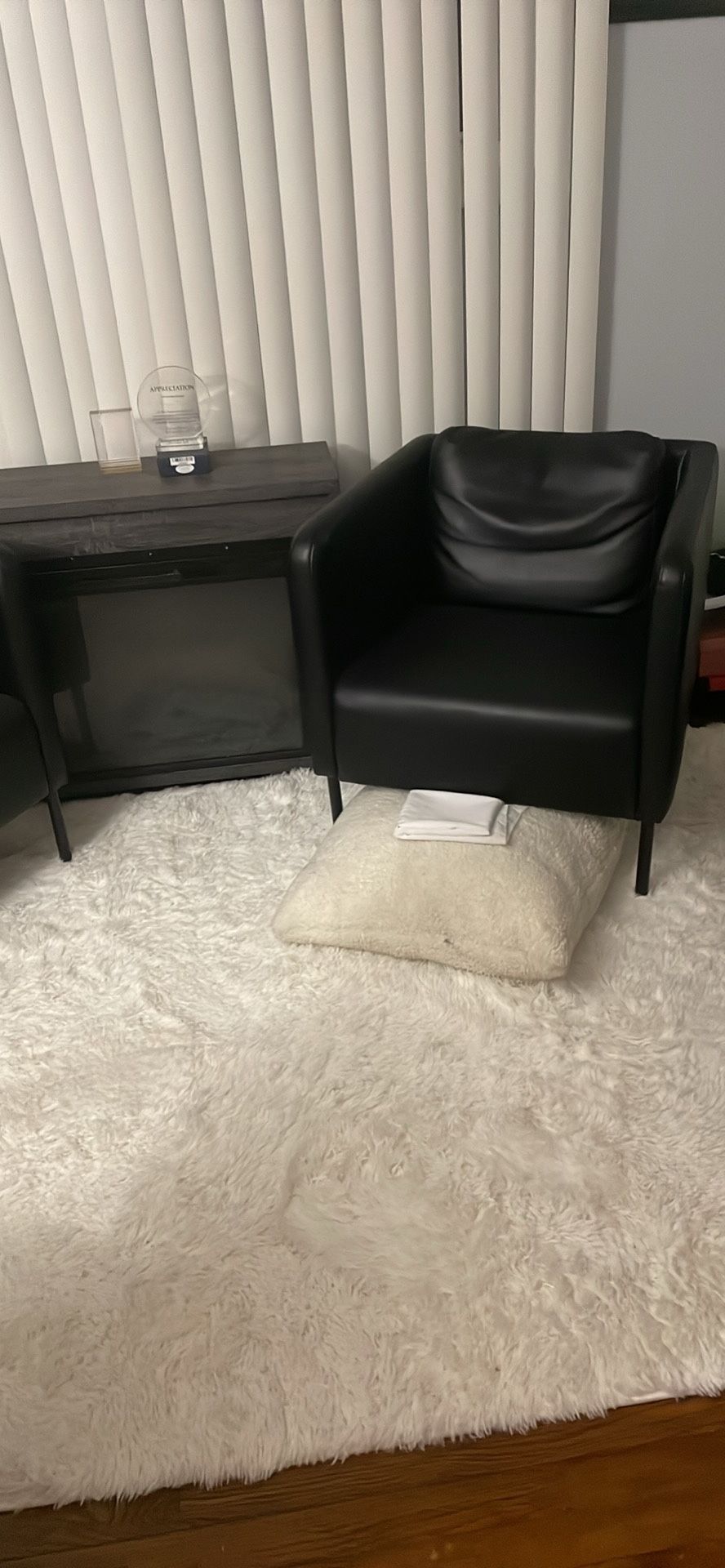 Black Leather Chairs With Fireplace