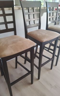 3 bar stools