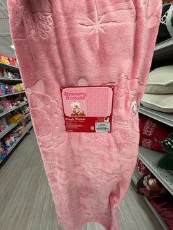 Strawberry Shortcake Plush Throw Blanket