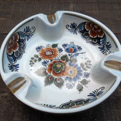 Delft Holland Polychroom Regina Ashtray - No 966
