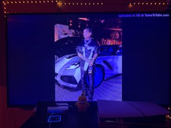 60 inch Hisense Smart Tv with mount