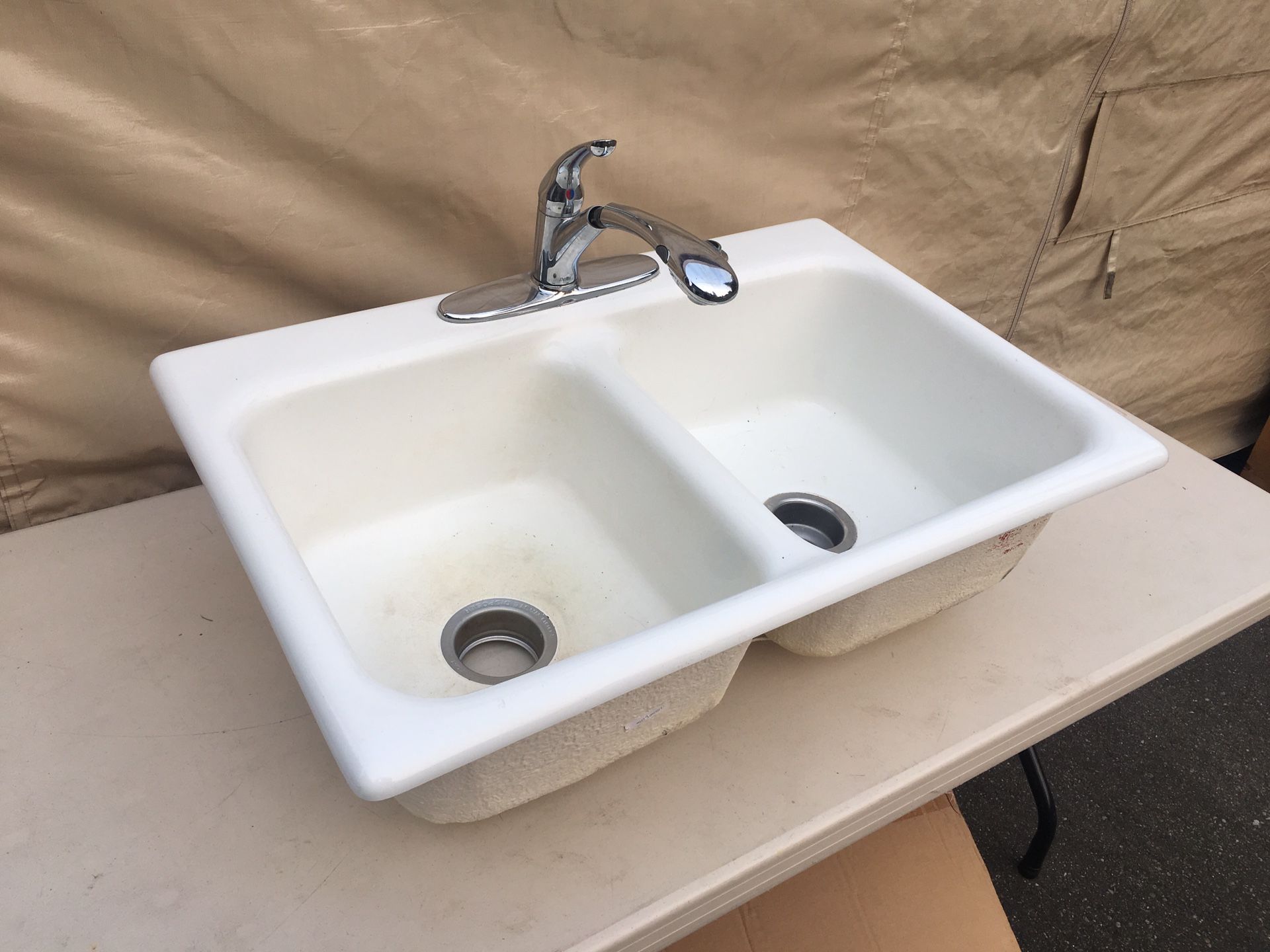 LOOOOOW PRICE on a Fiberglass Side by Side, Two Bin Kitchen Sink!