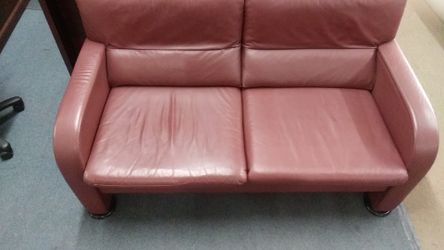 Couch Leather Maroon