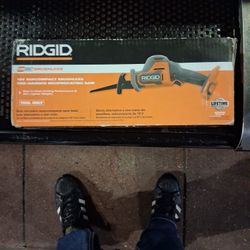 Rigid 18V Compact Sawzall