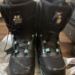 Woman’s Snow Boots