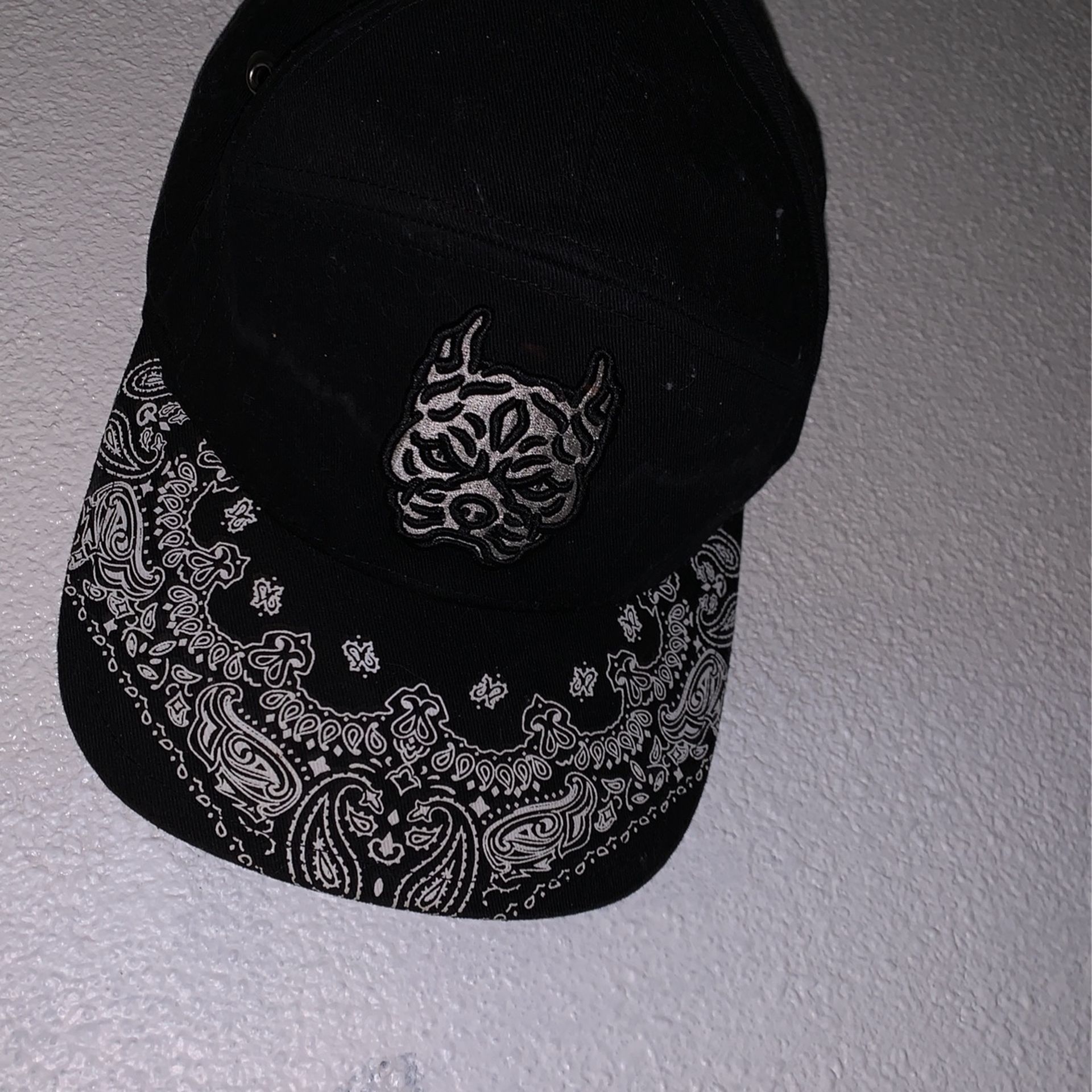 Black Flag Hat With Bull Dog