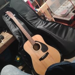 F325D  YAMAHA GUITAR 