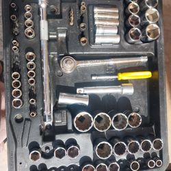 VINTAGE GOOD QUALITY SUCKET TOOL SET (NOT COMPLETE) 