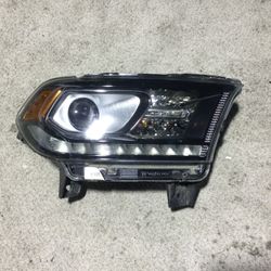 2014 2015 2016 2017 2018 Dodge Durango Right Headlight 
