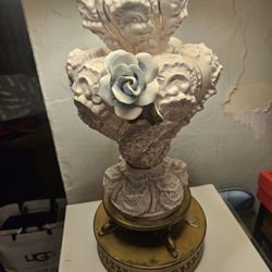 VTG  Capodimonte Porcelain Rose Lamp