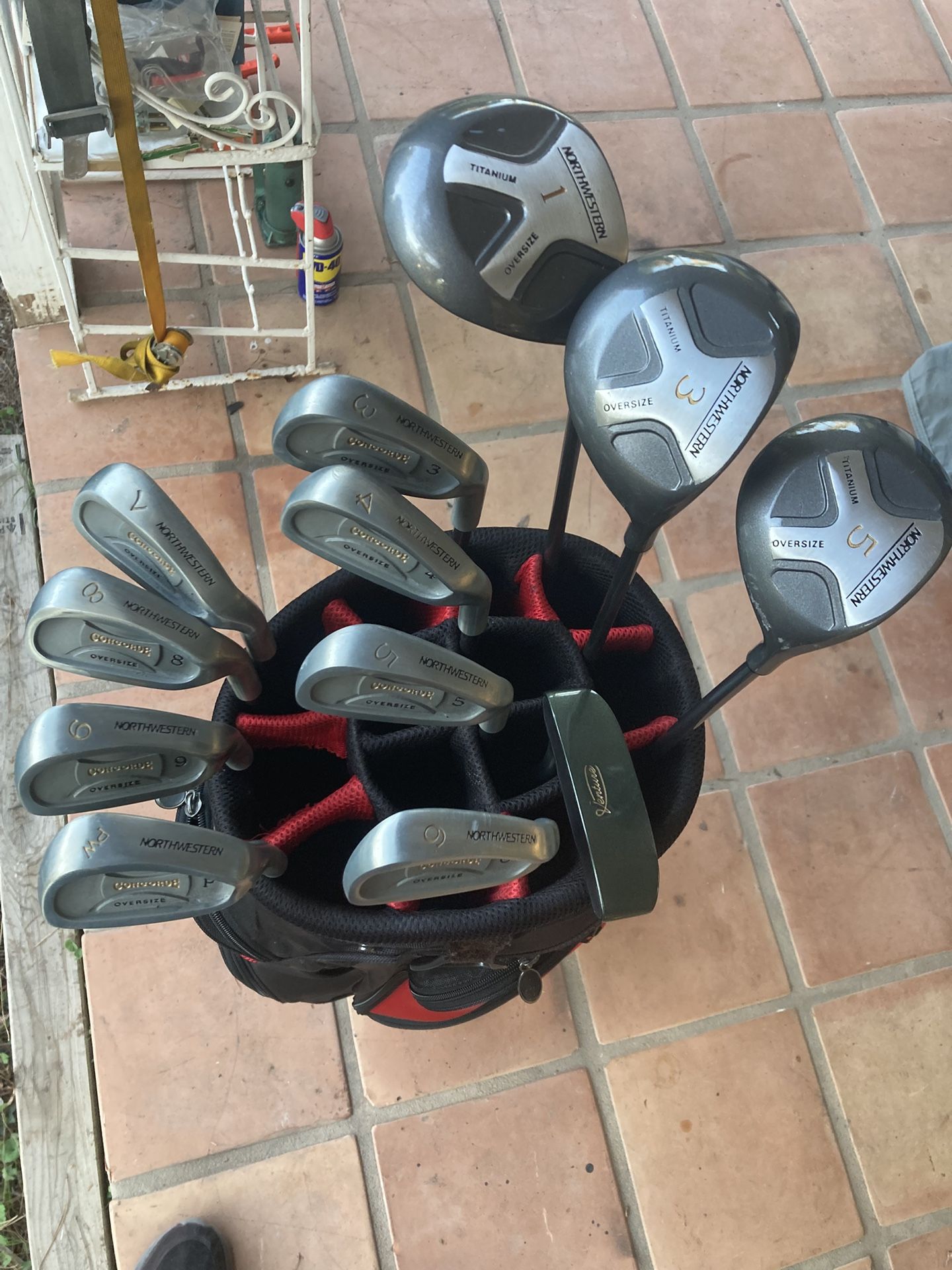 Full Set Of Men’s Golf Clubs Plus A Golf Bag Included
