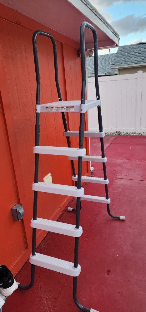Pool Ladder
