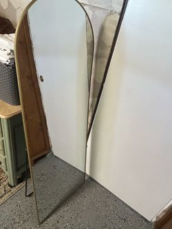 Gold mirror