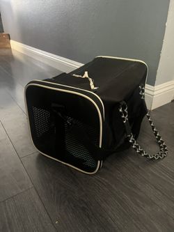 Dog carrier