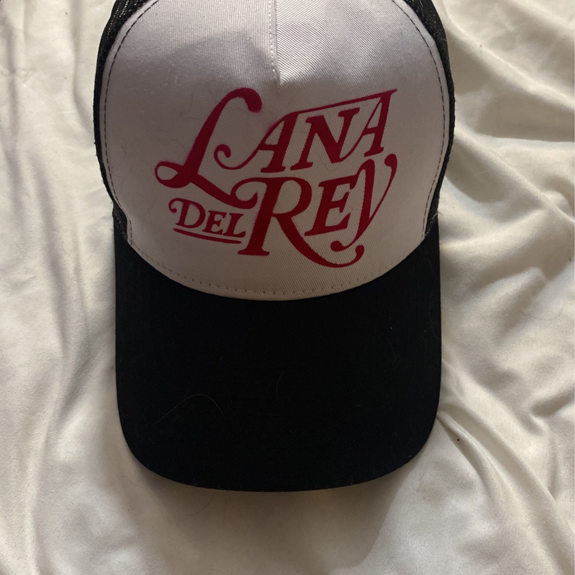 Lana Del Rey hat