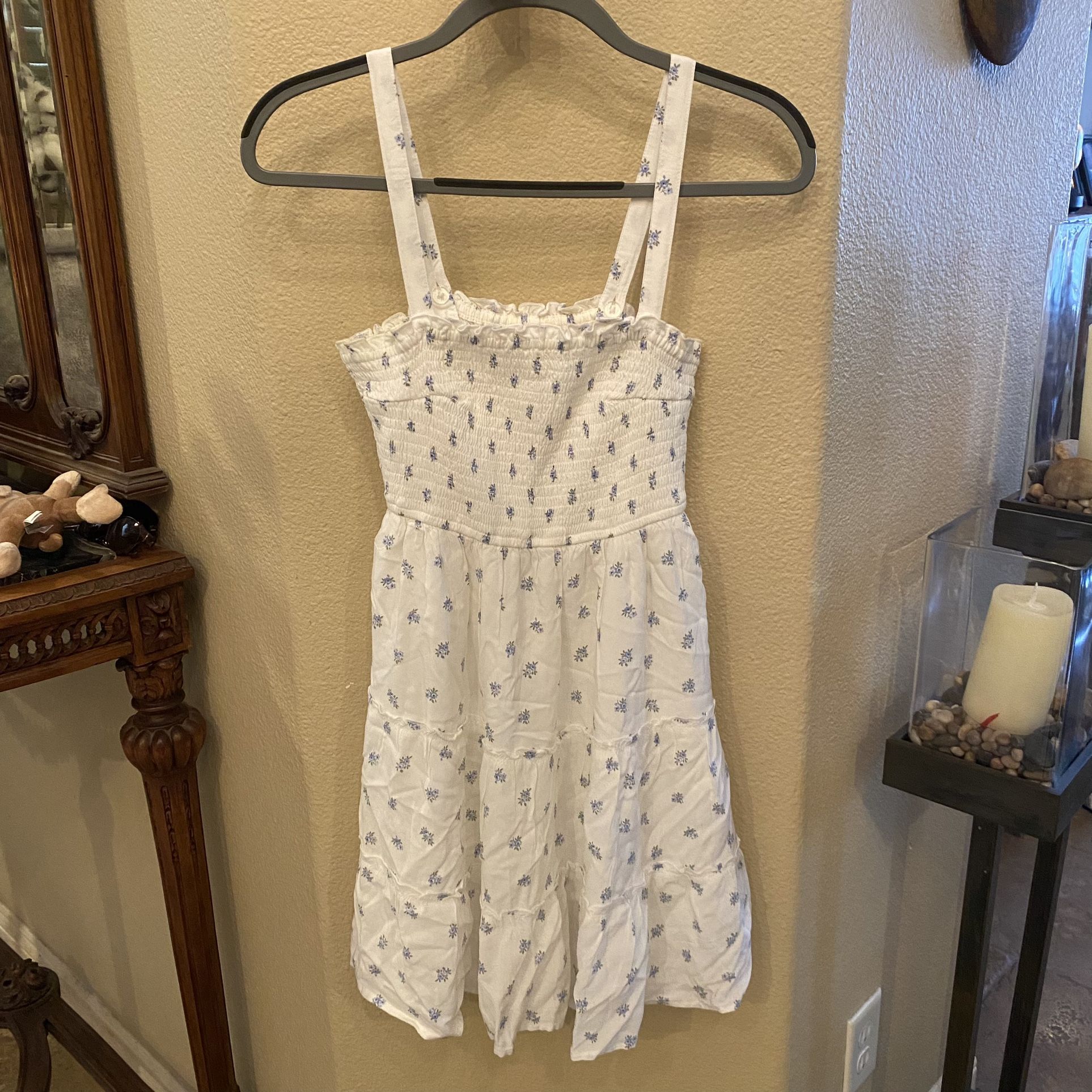 HOLLISTER White and Blue Floral Smocked Tiered Mini Sundress Size Small