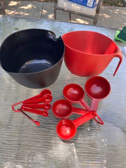 KitchenAid Colander, Mixing Bowl, and Measuring Set