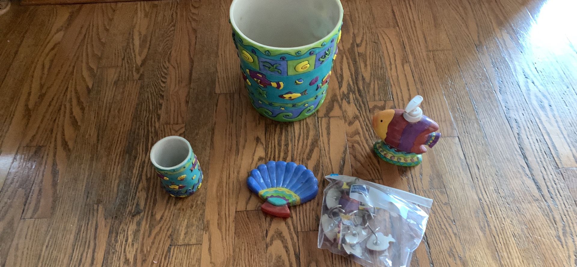 Beautiful 5pc Ceramic Bathroom Set