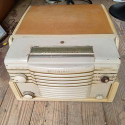 1946 Westinghouse Phonograph /Record Player 