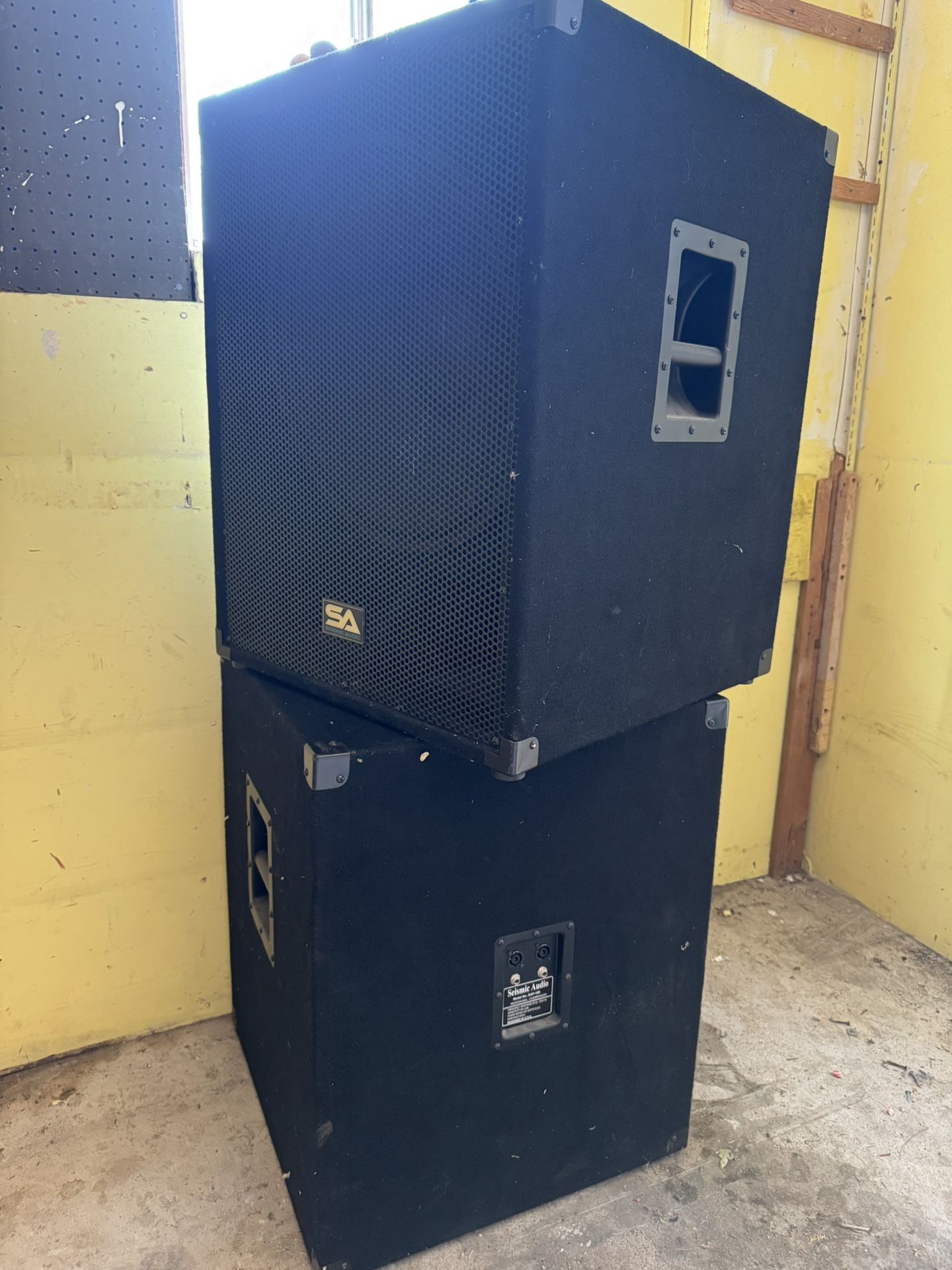 Shockwave-15 - Powered 15" Pro Audio/DJ Subwoofer Cabinet with Class D Amp 1000 Watts