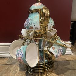 20 Piece Porcelain Tea Set