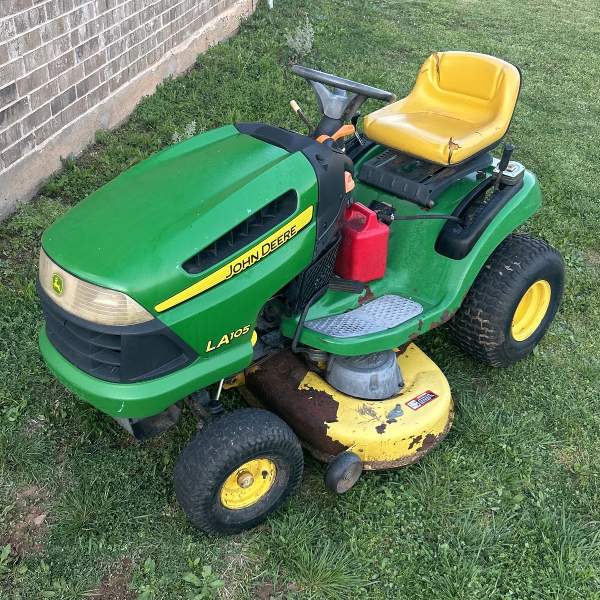 John Deere LA105 Riding Mower for Sale in Benbrook, TX OfferUp