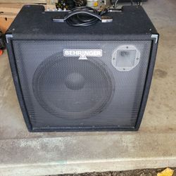 BEHRINGER Keyboard Amp 300 Watts