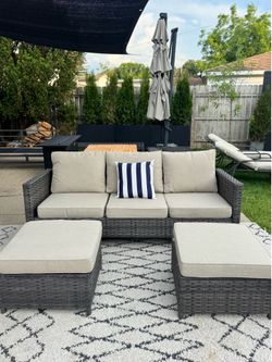 OUTDOOR COUCH WITH TWO OTTOMANS