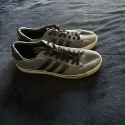Men's Adidas Size 9