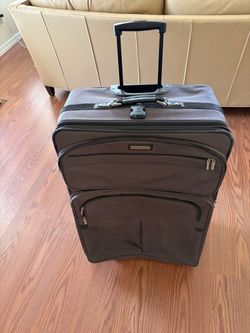 Kenneth Cole Reaction Large, Expandable Rolling Suitcase