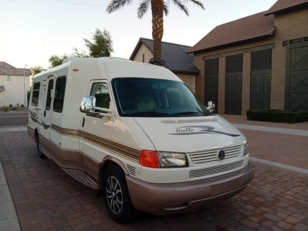 2005 WINNEBAGO RIALTA