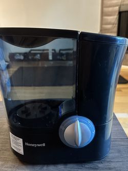 Almost New - Honeywell Filter Free Moisture Humidifier