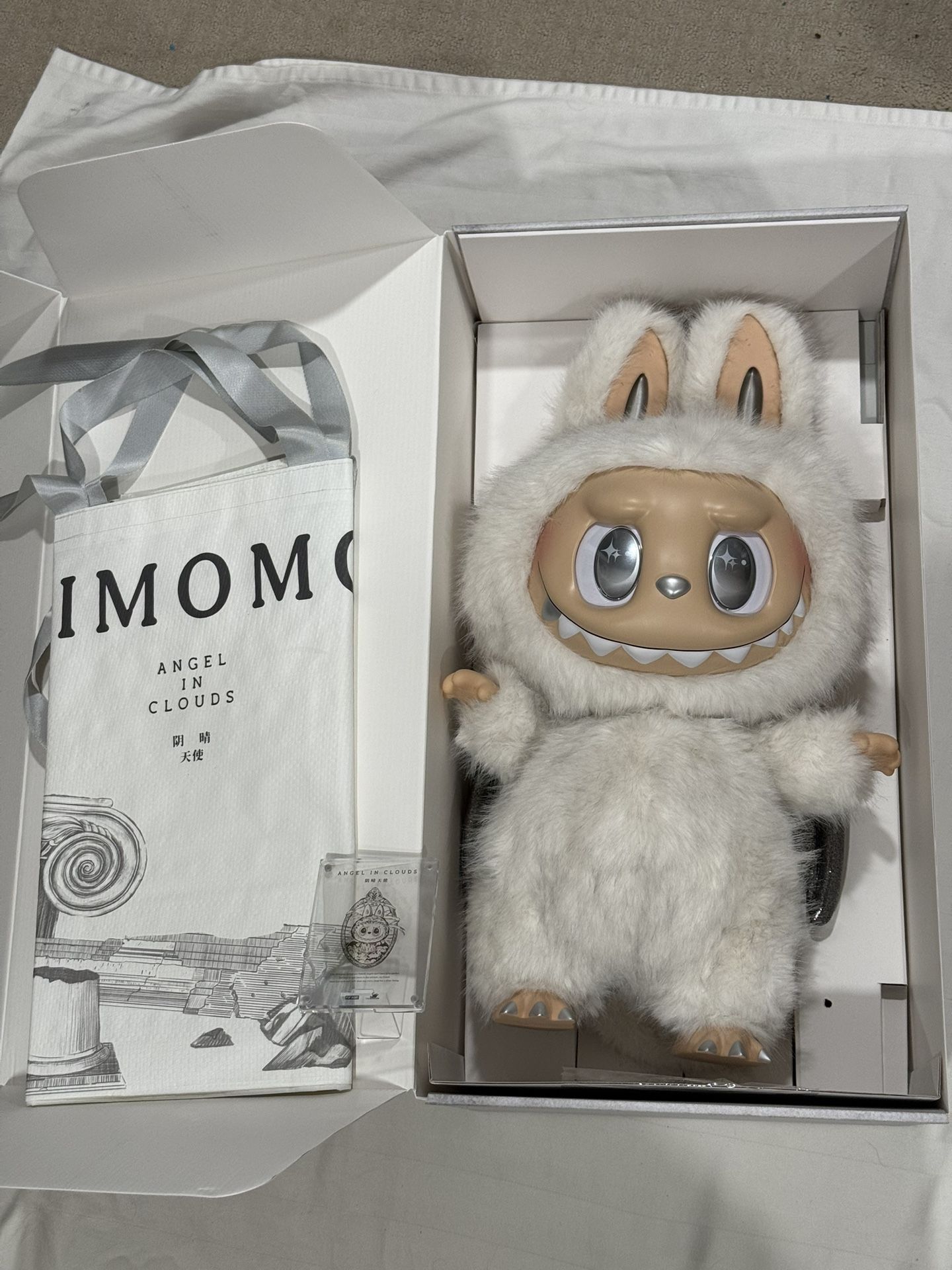 POP MART – The Monsters “Angel in Clouds” ZIMOMO/Labubu (Large Limited Edition)