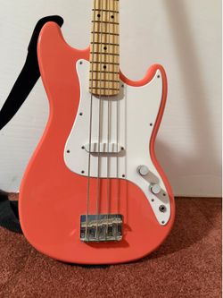 Squire Bronco Bass