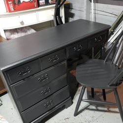 Desk And Chair H30 D18 L44