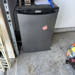 Small mini Fridge 