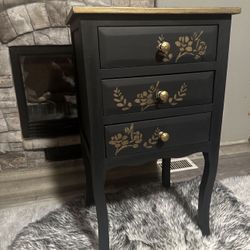 Table / End table