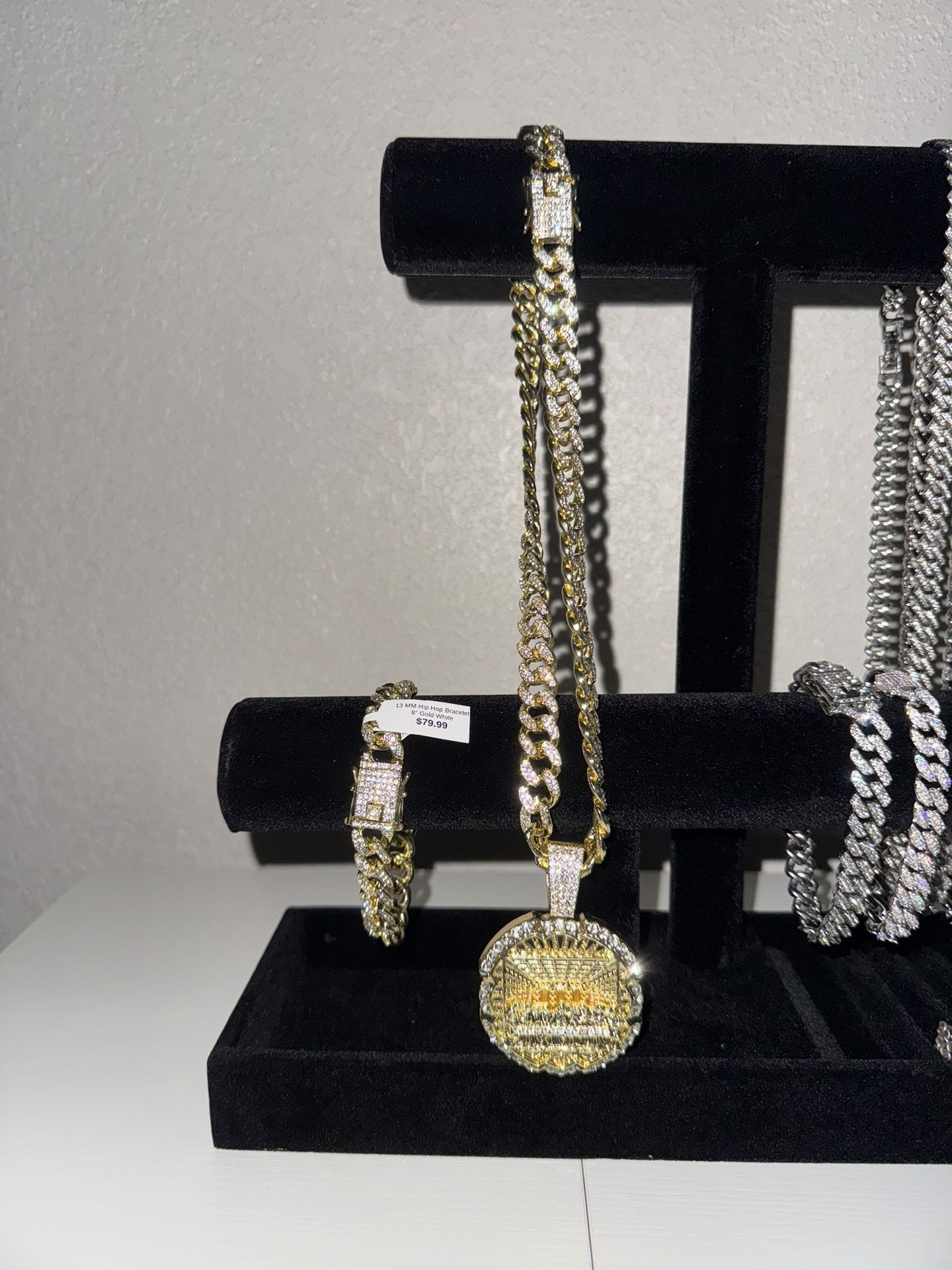 Bussdown Chain Set With Pendant
