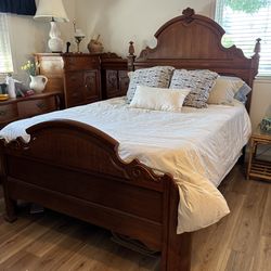 Wooden bed frame/bed (Winnetka)