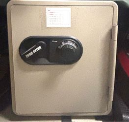 Safe 17 w x 21 h