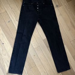 Black Levi’s Jeans 