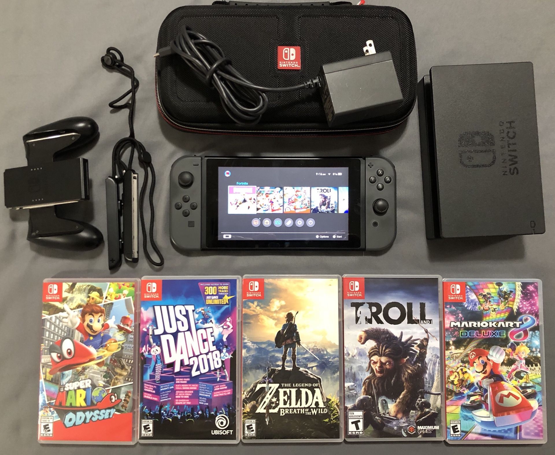 Nintendo Switch + 5 Games