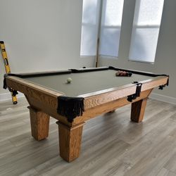 Pool Table ( Free Delivery & Set Up & New Color Felt Of Your Choice ) 