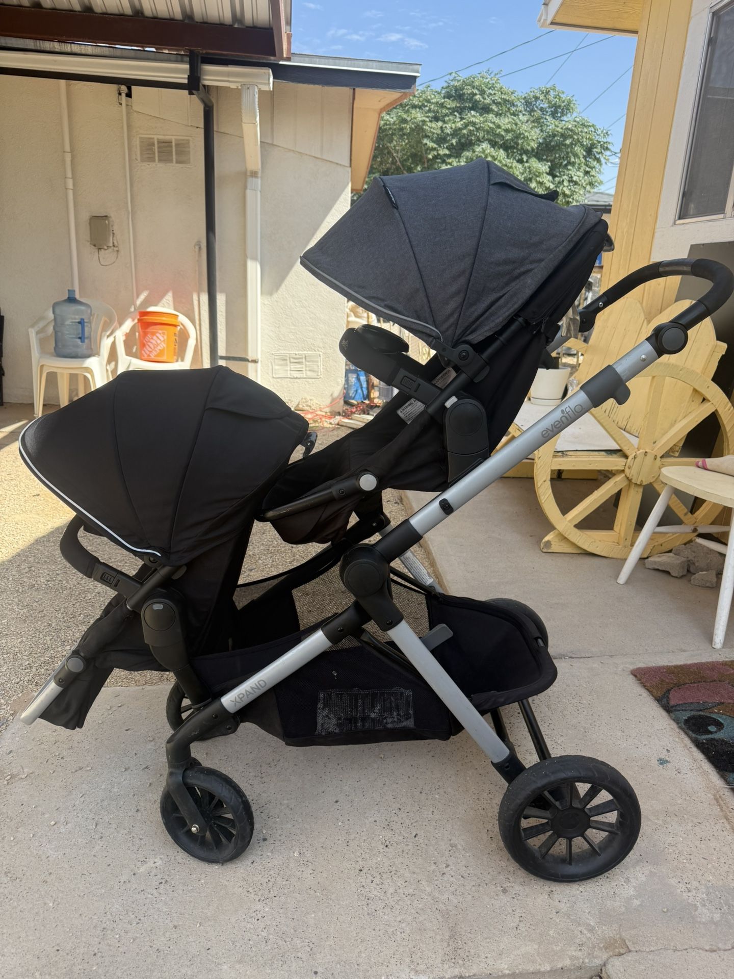 Evenflo Pivot Xpand Stroller