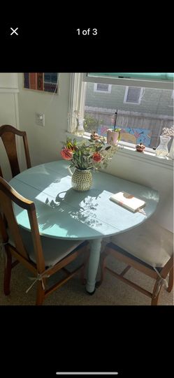 Table And Chairs 
