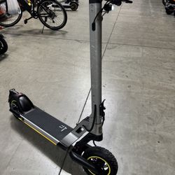 Electric scooter