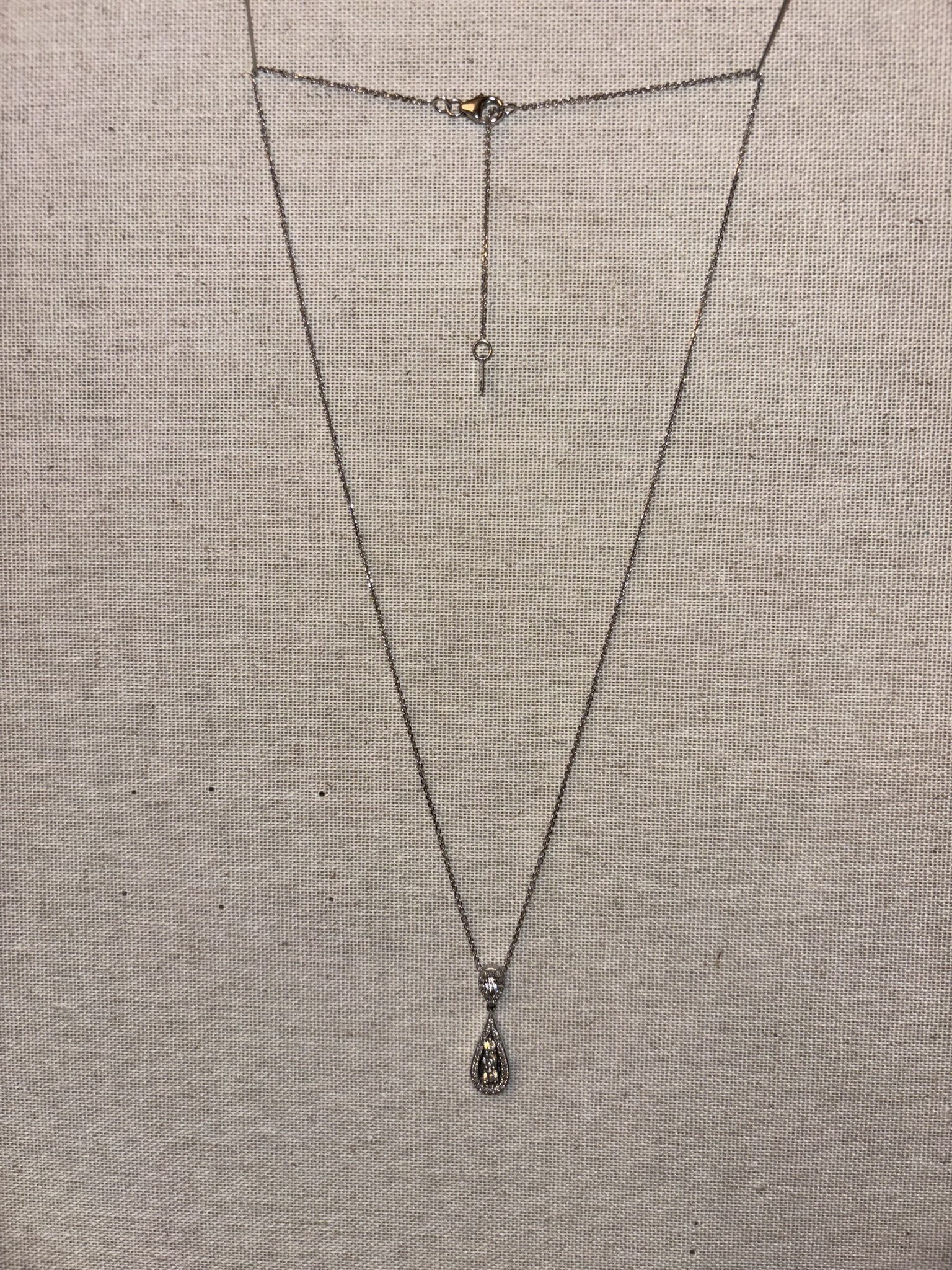 10k White Gold Diamond Pendant Necklace 