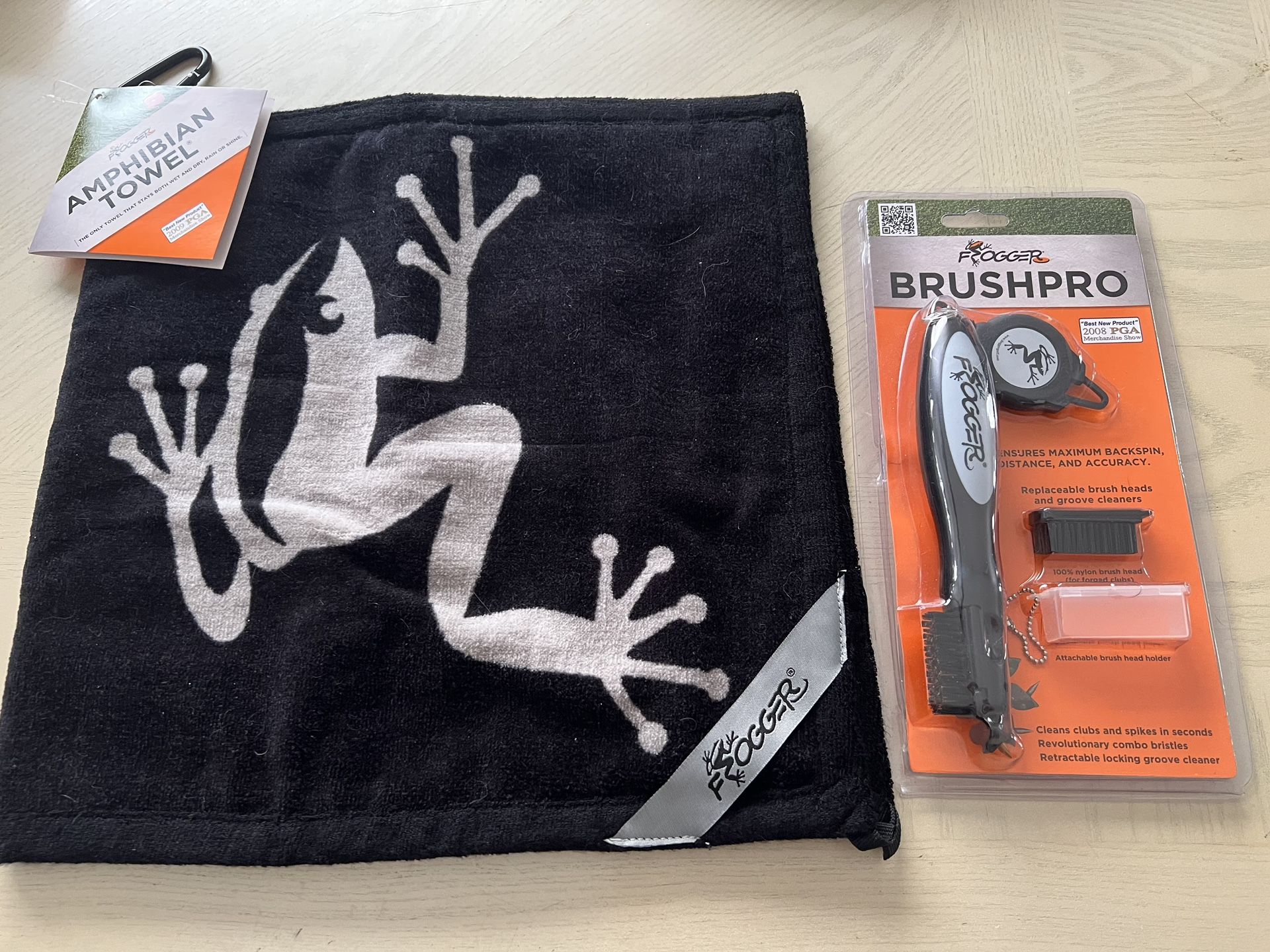Frogger Amphibian Towel & Brush Pro